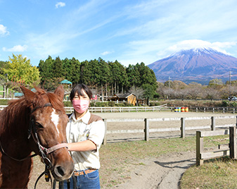 まかいの牧場 飼育担当 齋藤 槙（サイトウ マキ）さん